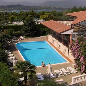 hotel-miralago-manerba-del-garda.it-lombardy.com/