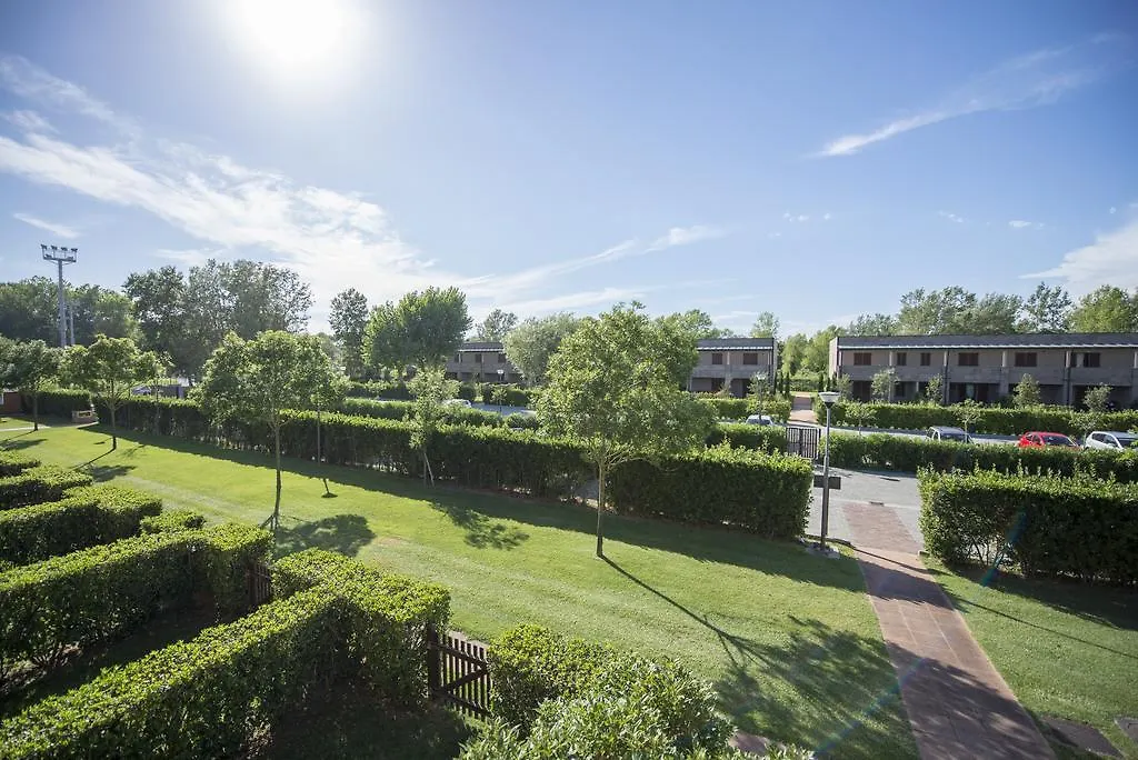 Cosmopolitan Golf & Beach Resort Tirrenia 2*,