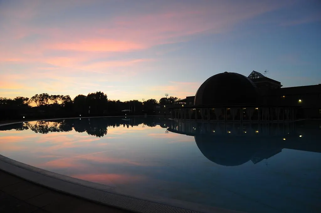 Cosmopolitan Golf & Beach Resort Tirrenia