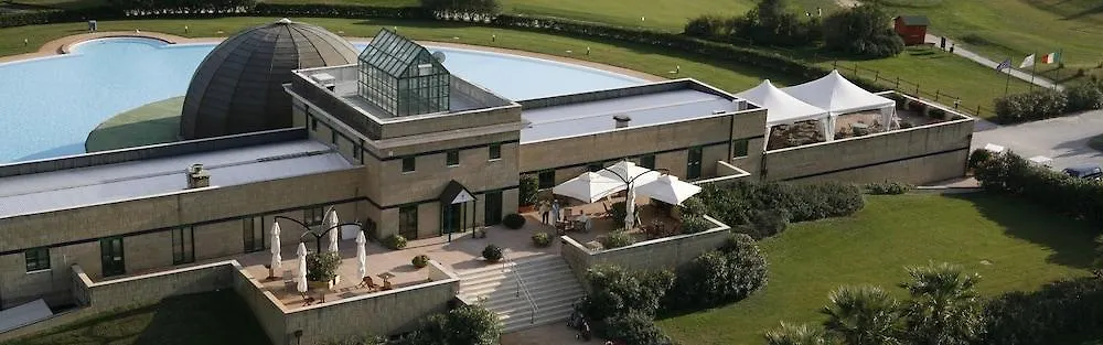 Cosmopolitan Golf & Beach Resort Tirrenia