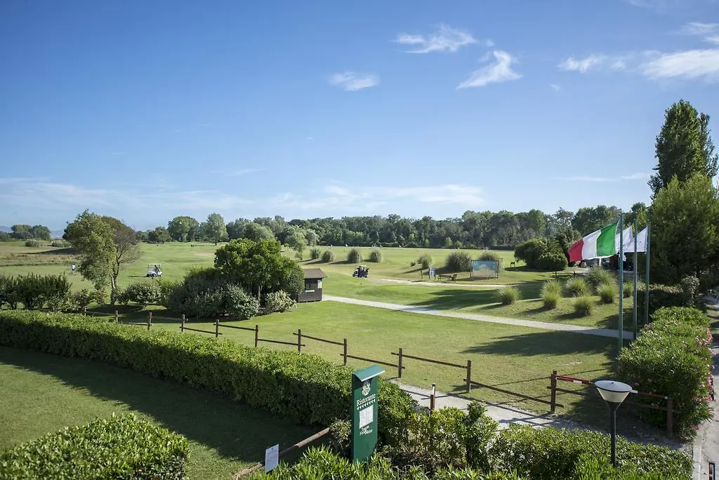 Cosmopolitan Golf & Beach Resort Tirrenia