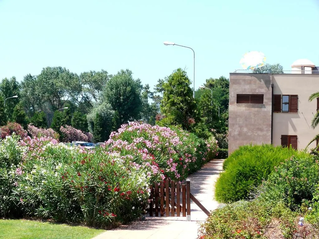 Cosmopolitan Golf & Beach Resort Tirrenia 2*,  Italy