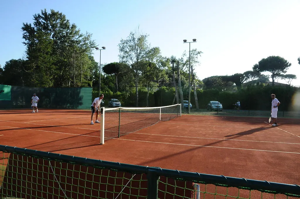 Cosmopolitan Golf & Beach Resort Tirrenia